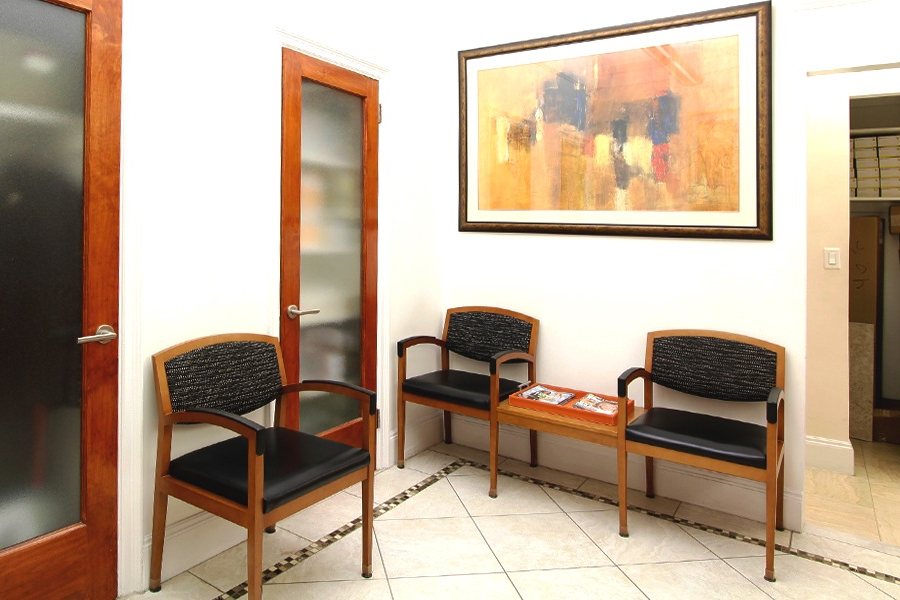 Waiting area seating at Upper West Side Dentist
